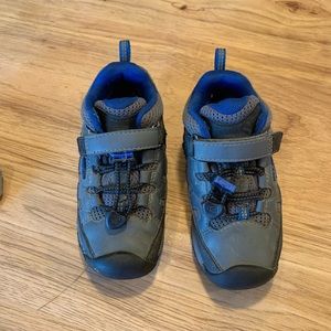 Little boys keen hiking shoe